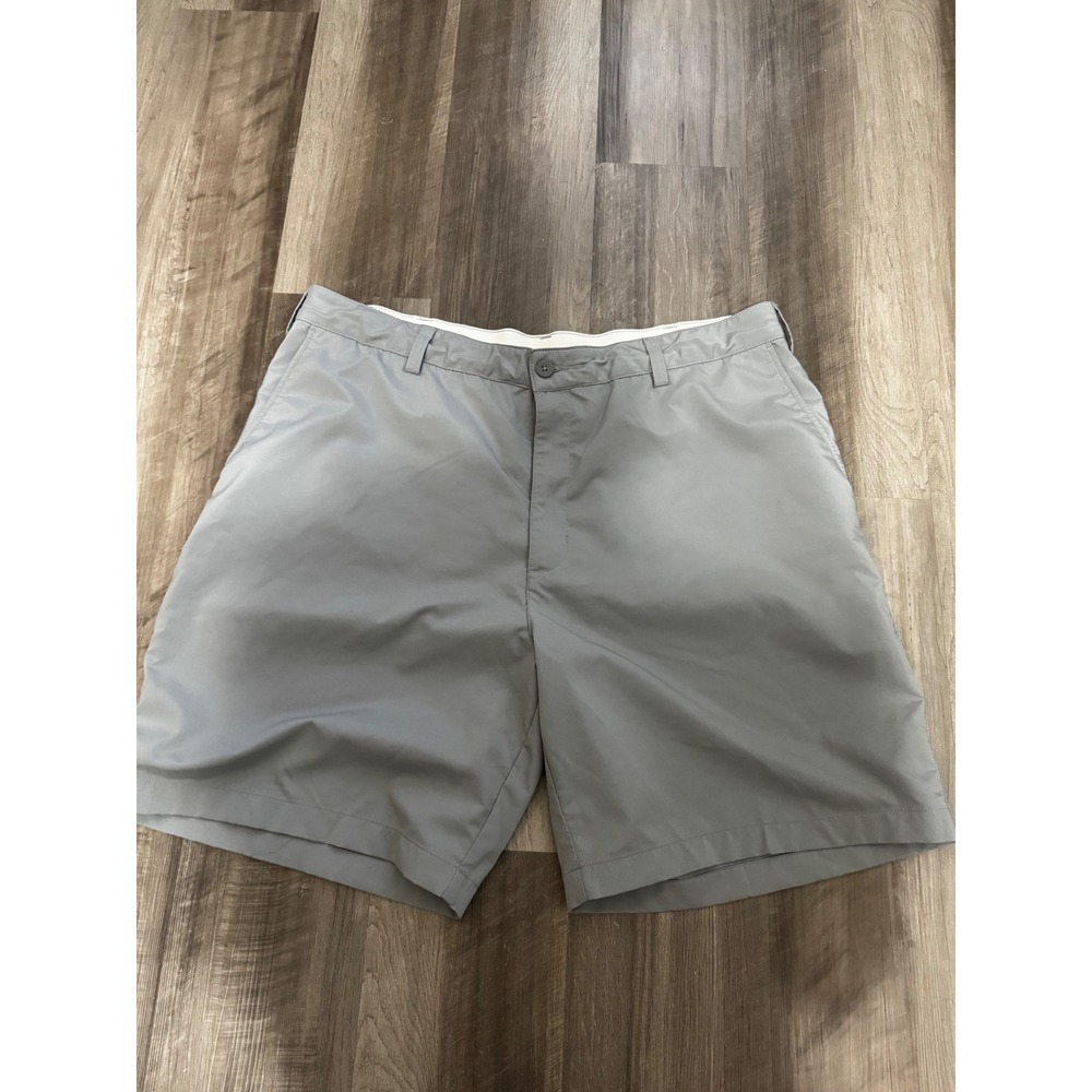 Reebok Mens Golf Shorts LightGray Performance Flat Front Size 38 Athletic Casual